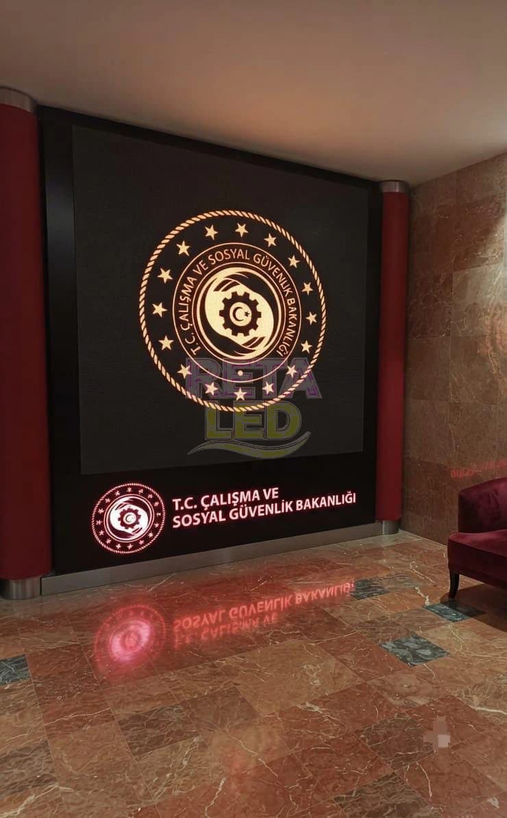 T.C. Çalışma ve Sosyal Güvenlik Bakanlığı P1.86 iç mekan LED ekran uygulaması